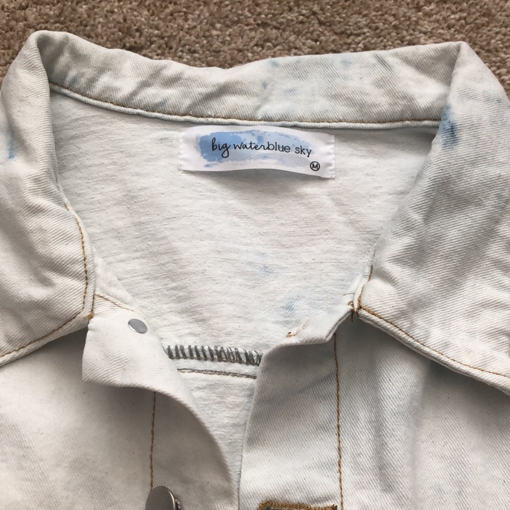 Light washed denim jacket - Picture 2 of 3